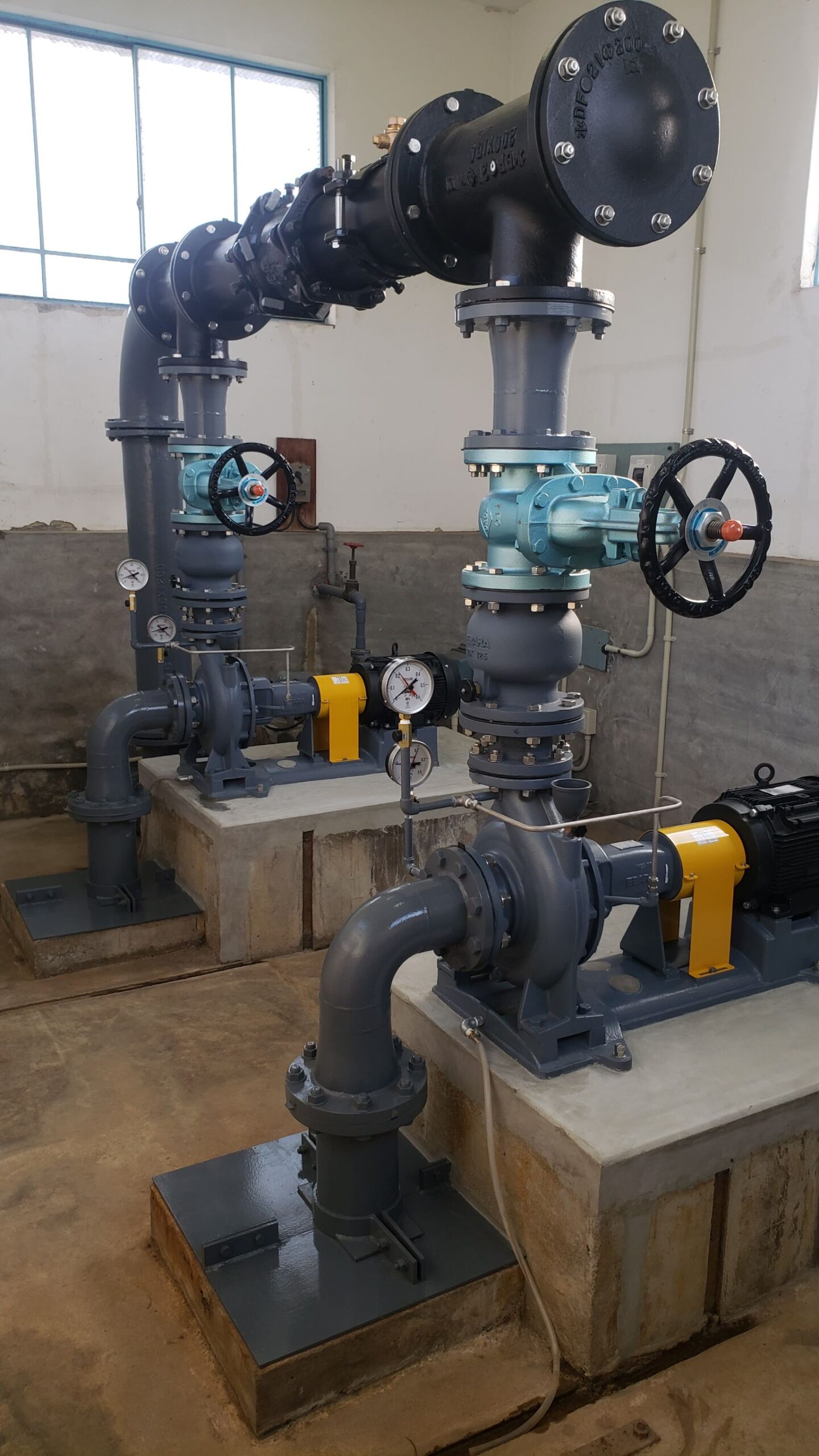 浄水場における送水ポンプの取替工事