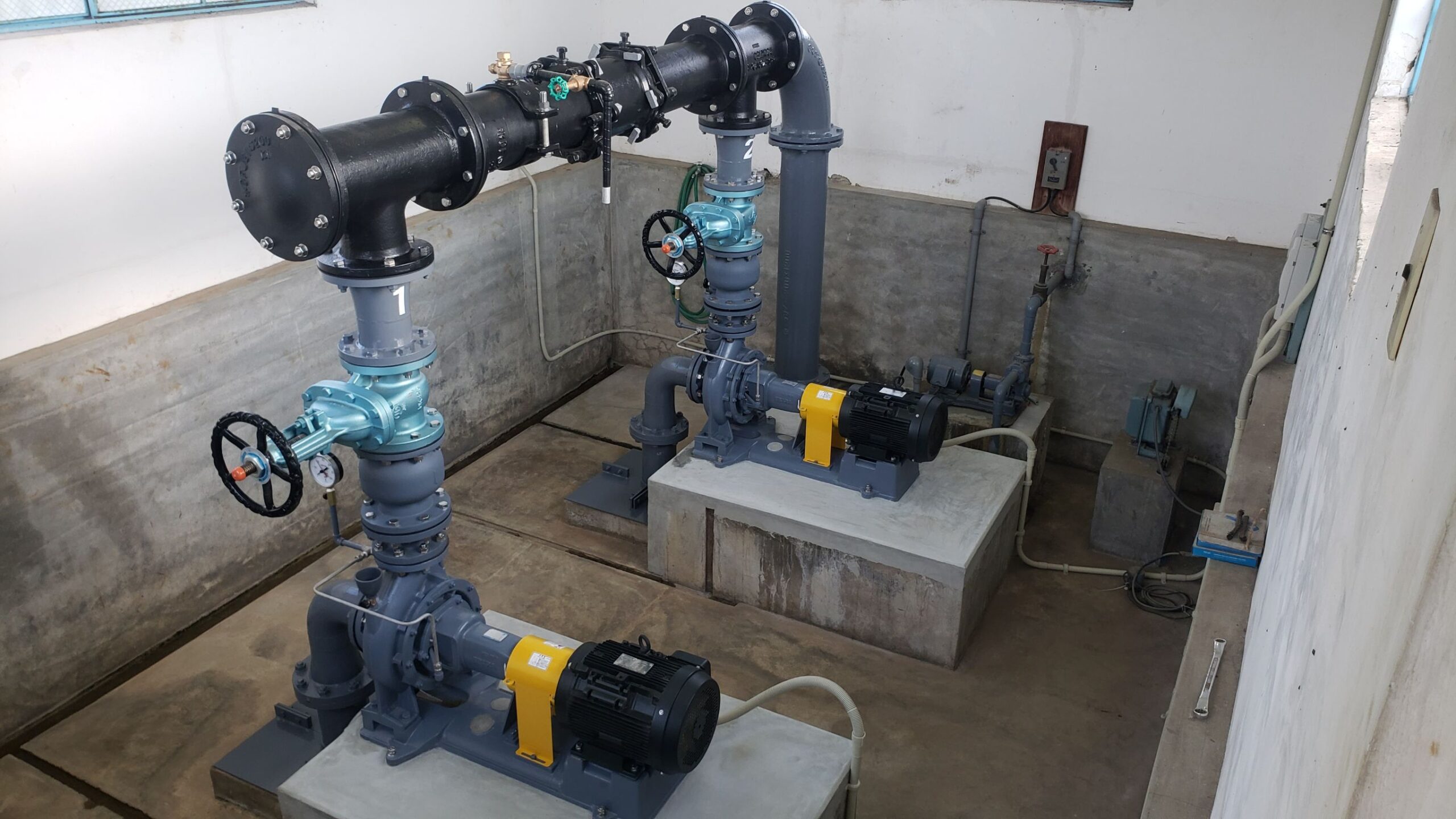 浄水場における送水ポンプの取替工事
